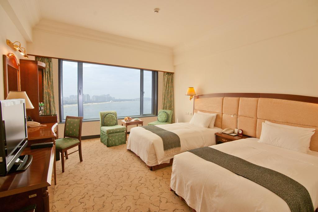 Weihai Golden Bay International Hotel Ruang foto